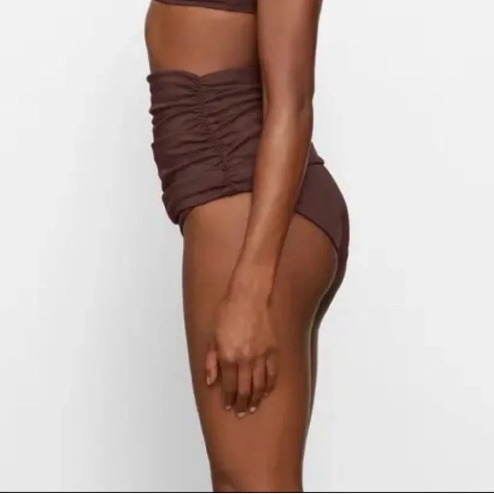 Skims Sculpturing‎ High-Waisted Ruched Swim Bottoms Cocoa Brown